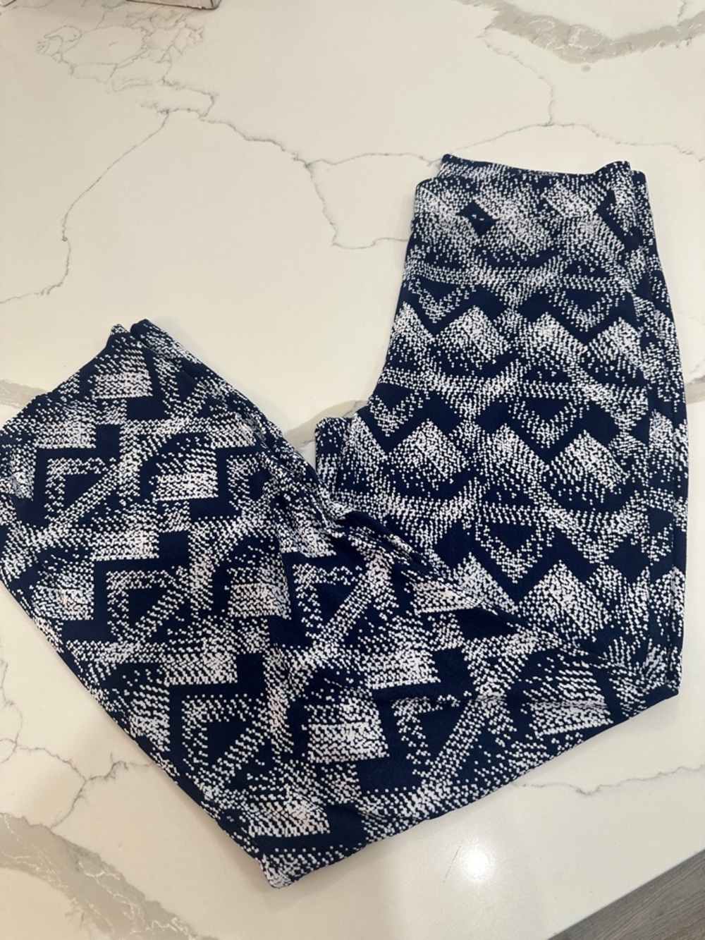 Karen Kane Navy and White Geometric Print Leggings